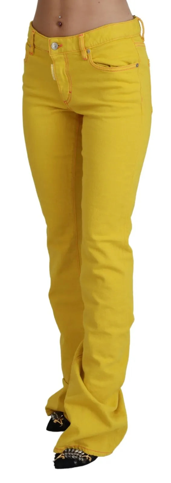 Gula bomullsjeans med medelhög midja och utsvängda denimbyxor