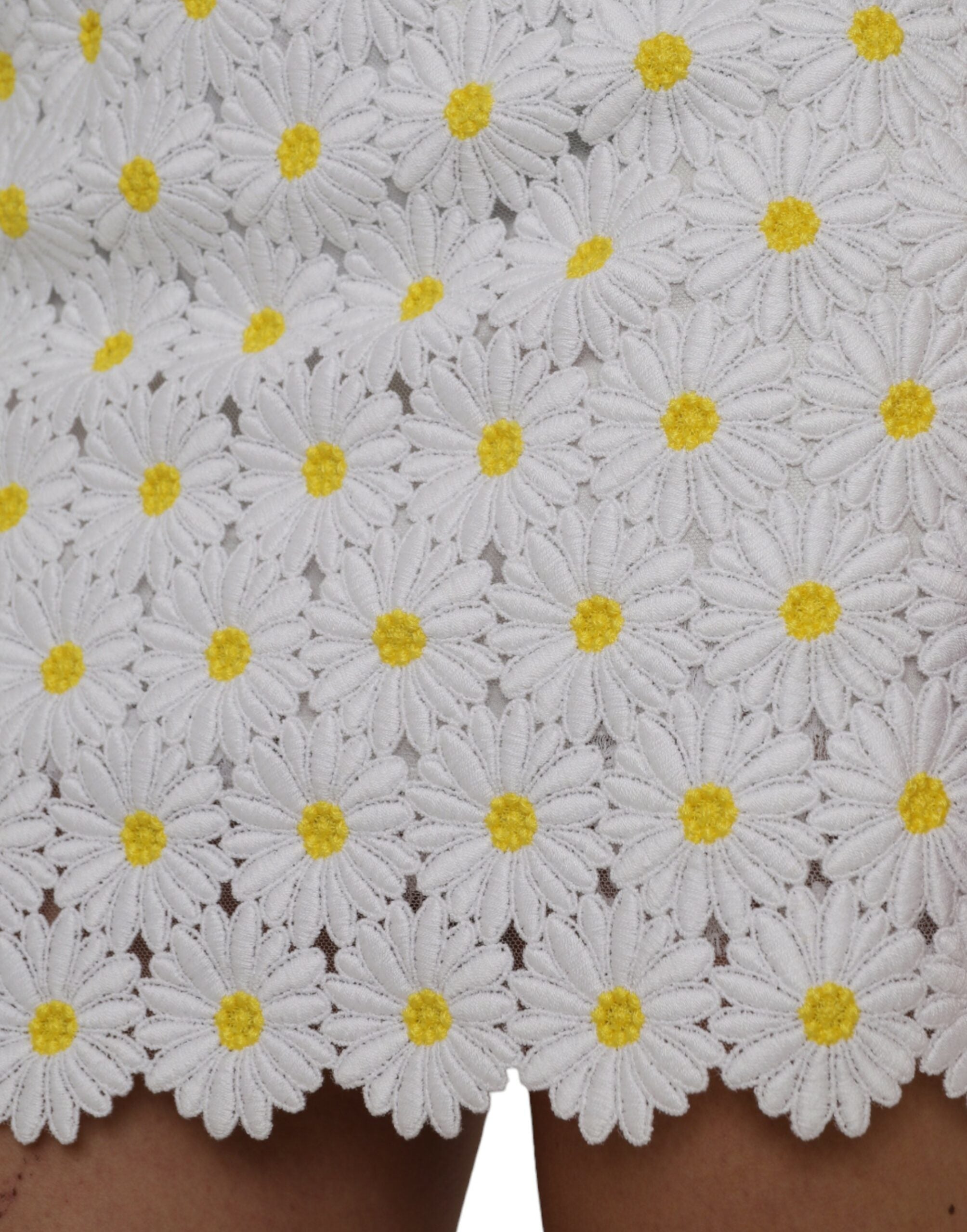 Vit blommig A-linjeformad minikjol