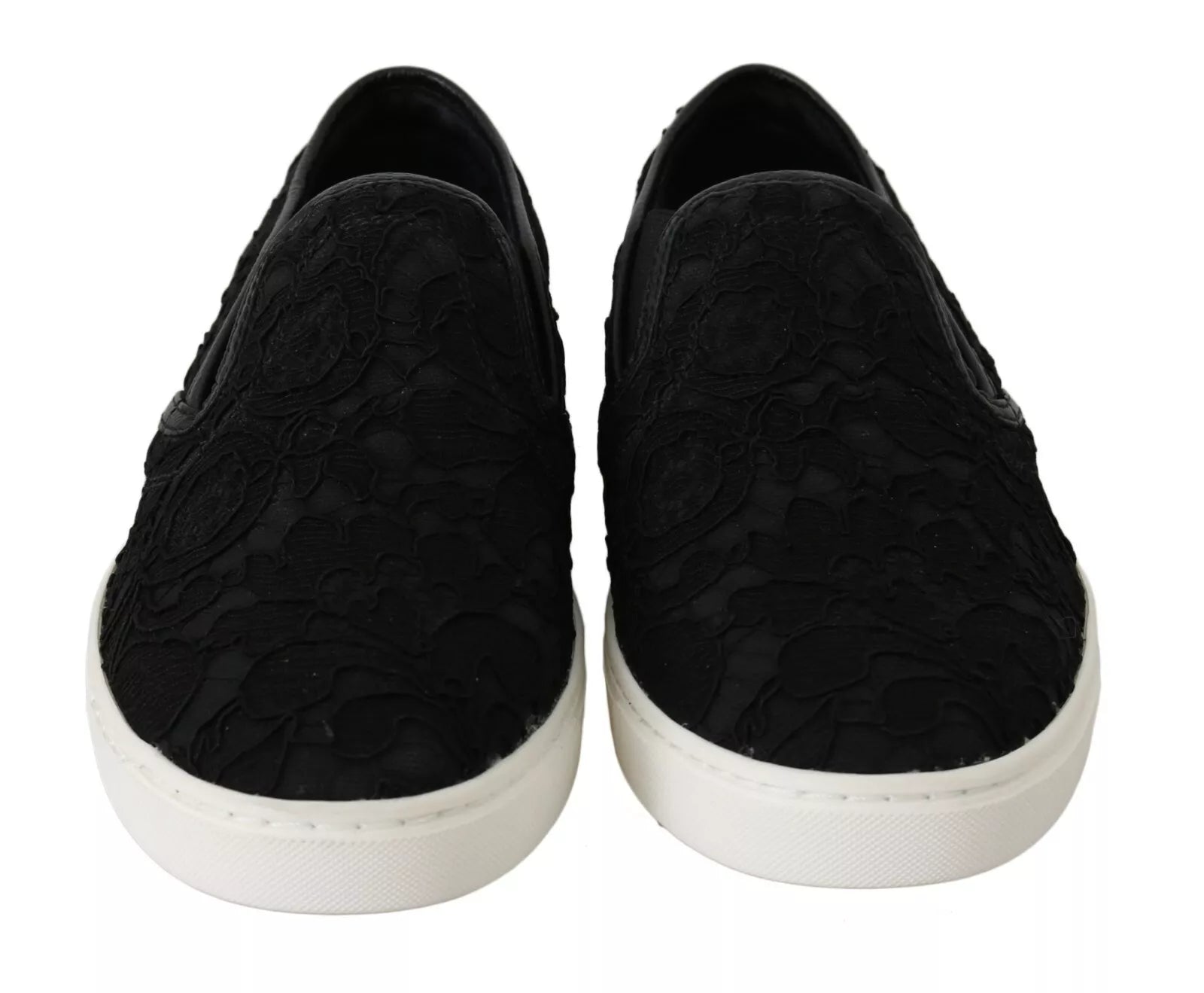 Svarte blondeskinnsjoggesko med logo og flate slip-on-sneakers