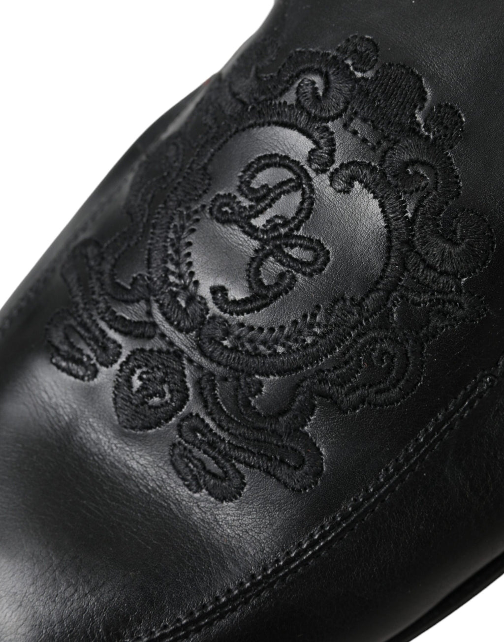 Svarte logo broderte skinnloafers for menn