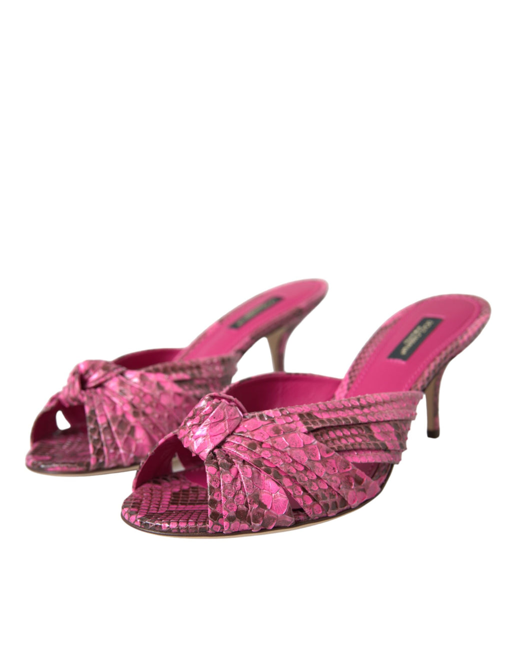 Rosa eksotiske skinnslippers med kattehæl