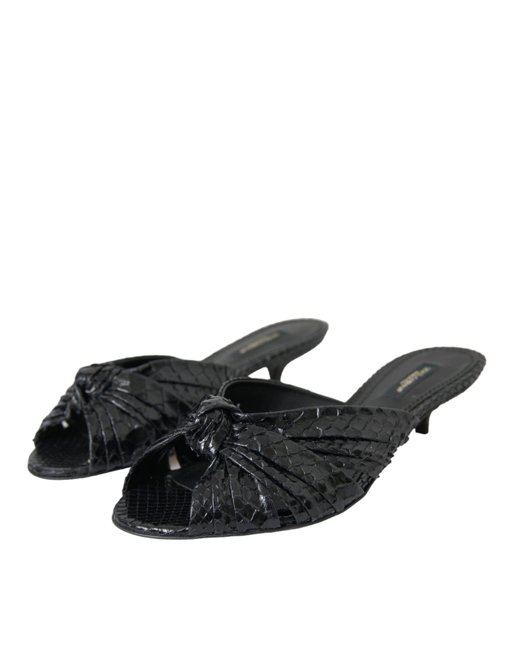 Svarte eksotiske skinnhæler og slippers