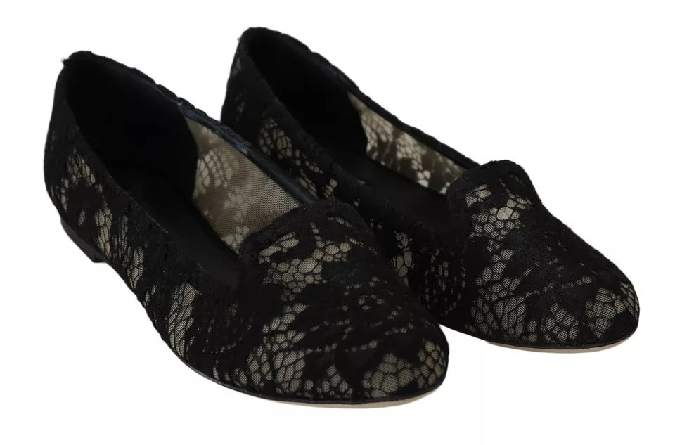 Svarte blomstermønster-loafers med flate sko