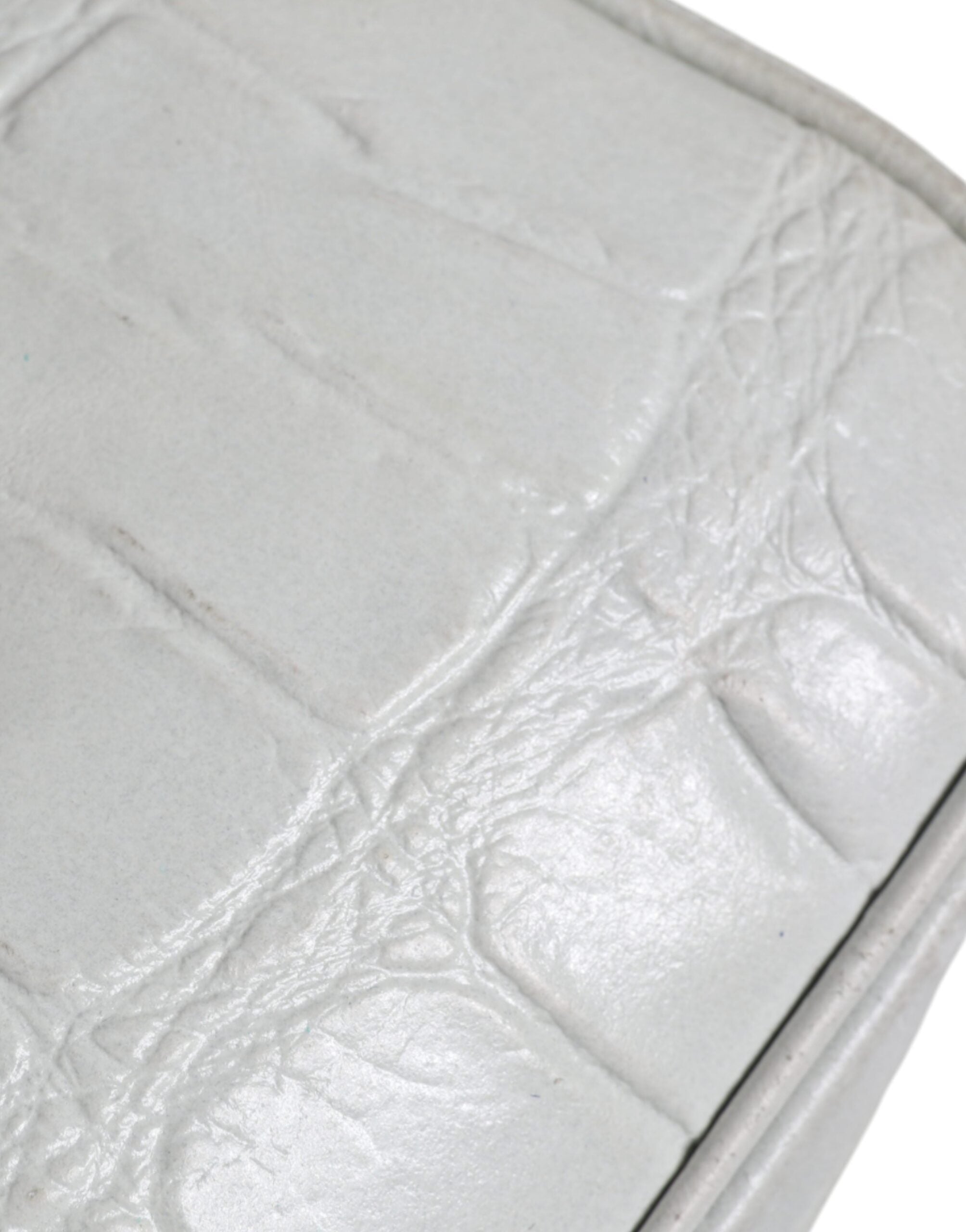 Hvit krokodillemønster skinn crossbody-veske