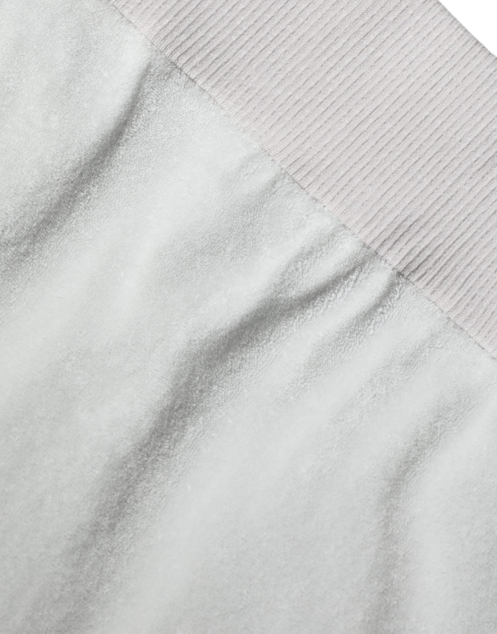Vit nylon stretchig rund halsringad tröja