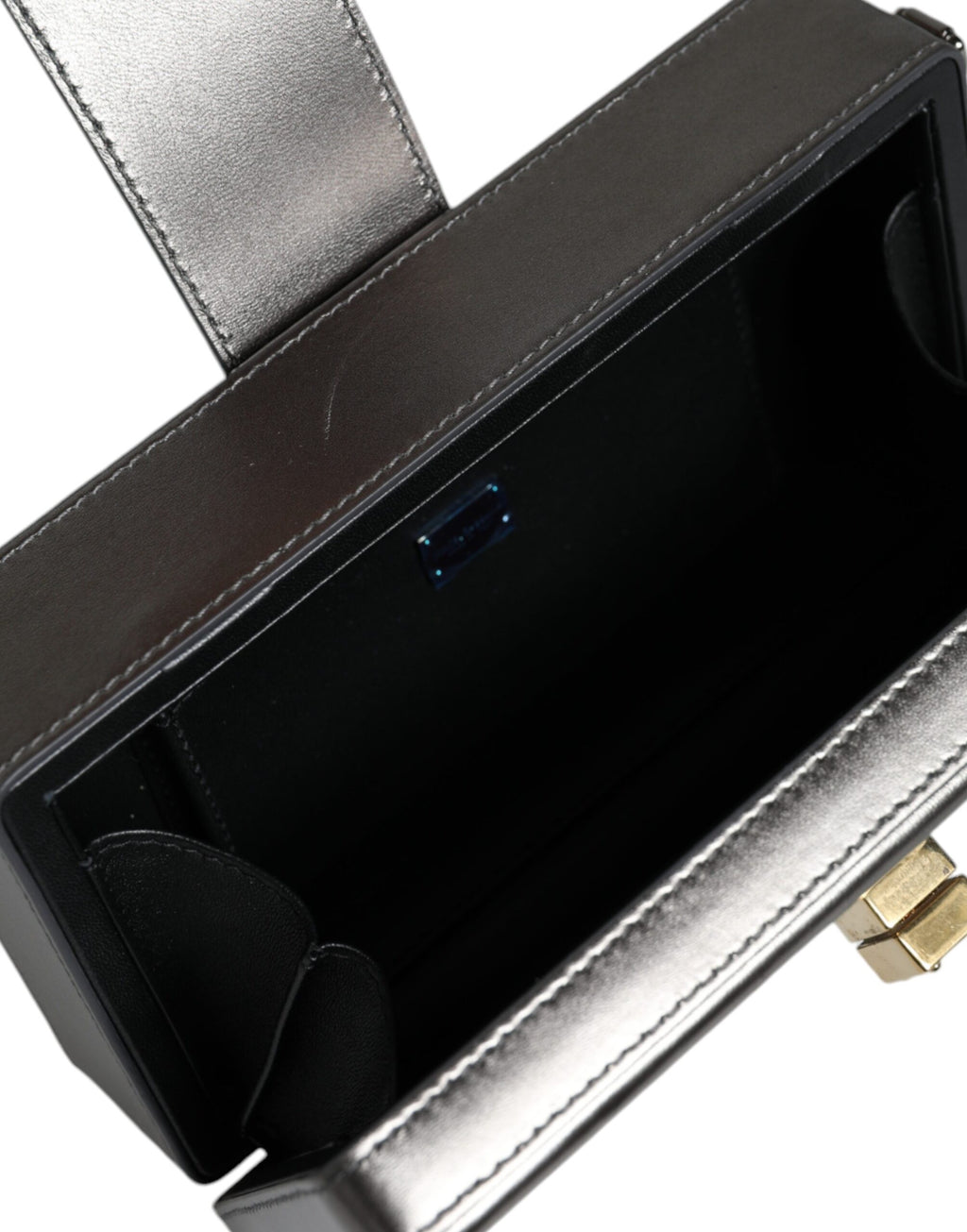 Metallisk grå DG BOX skinnveske med skulderkjede og reim