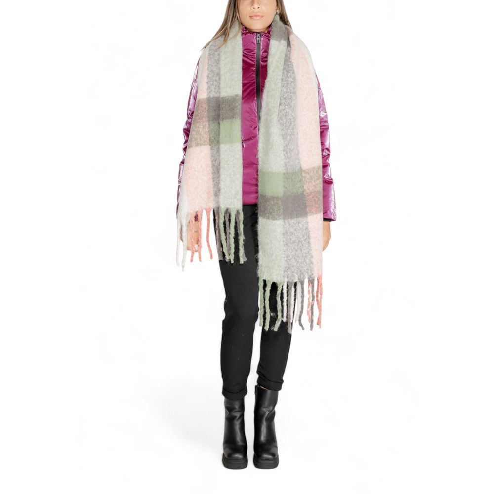 Grått skjerf i resirkulert polyester