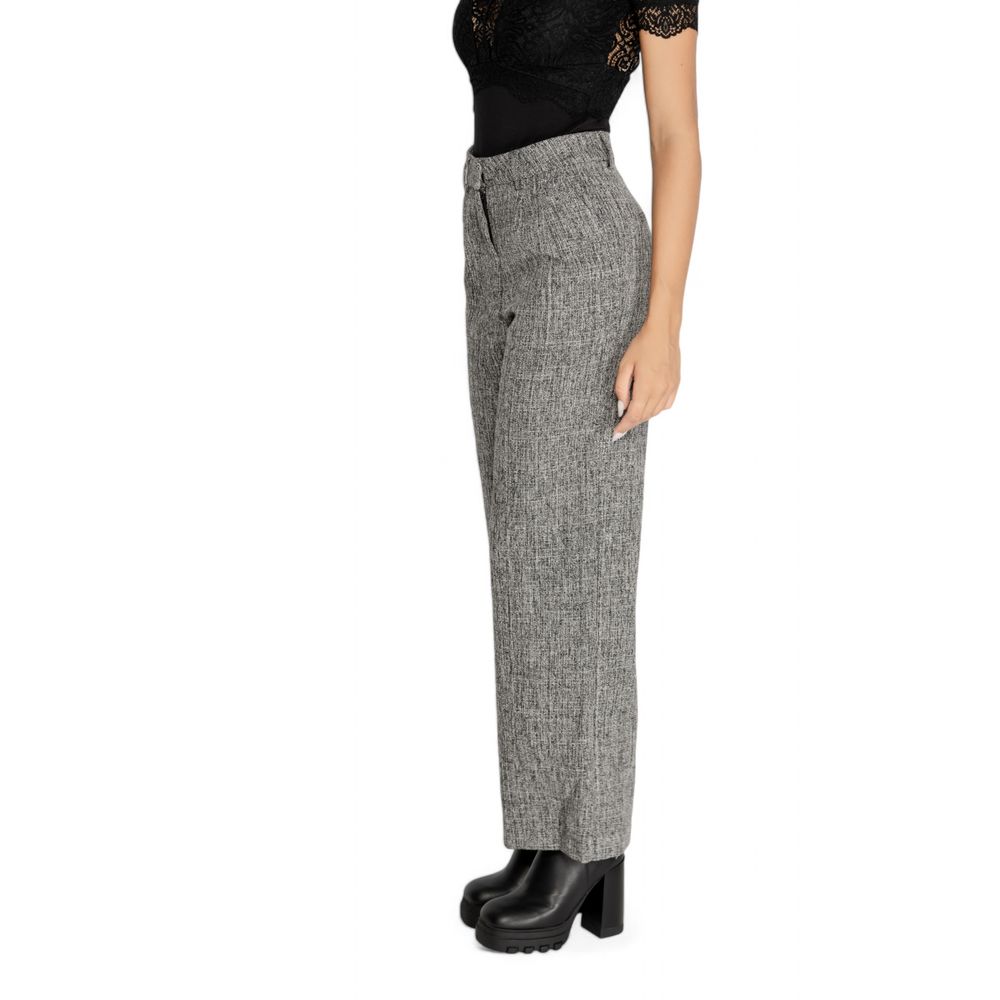Svarta byxor i återvunnen polyester