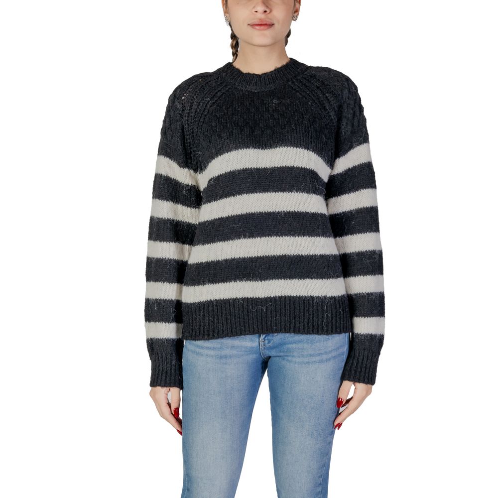 Svartvit tröja i återvunnen polyester