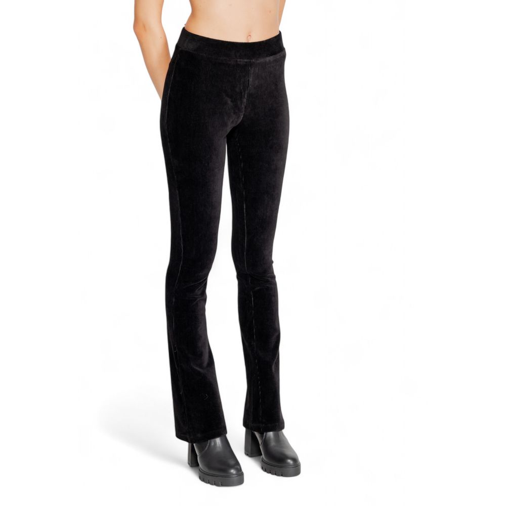 Svarta bomullsjeans och byxor
