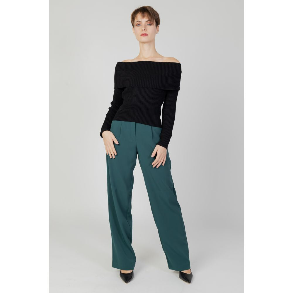 Gröna byxor i återvunnen polyester