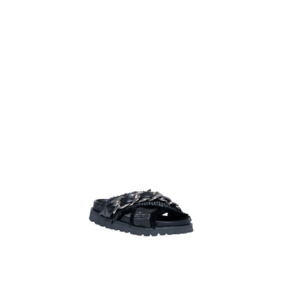 Svart polyetylen-sandal