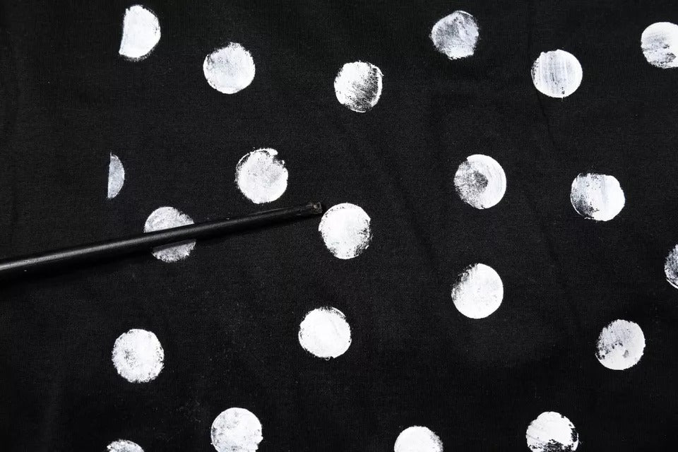 Dolce &amp; Gabbana svart bomulls-T-skjorte med polkaprikker og rund hals
