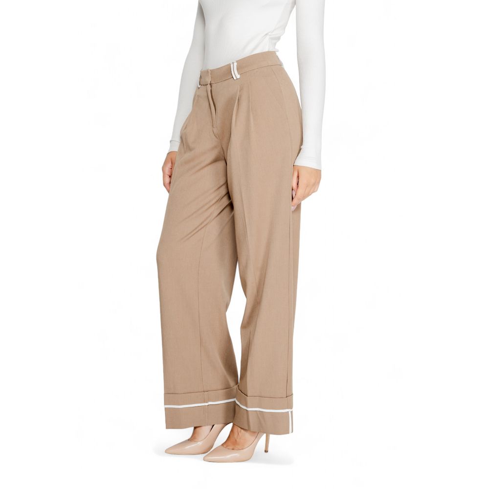 Brune bukser i resirkulert polyester