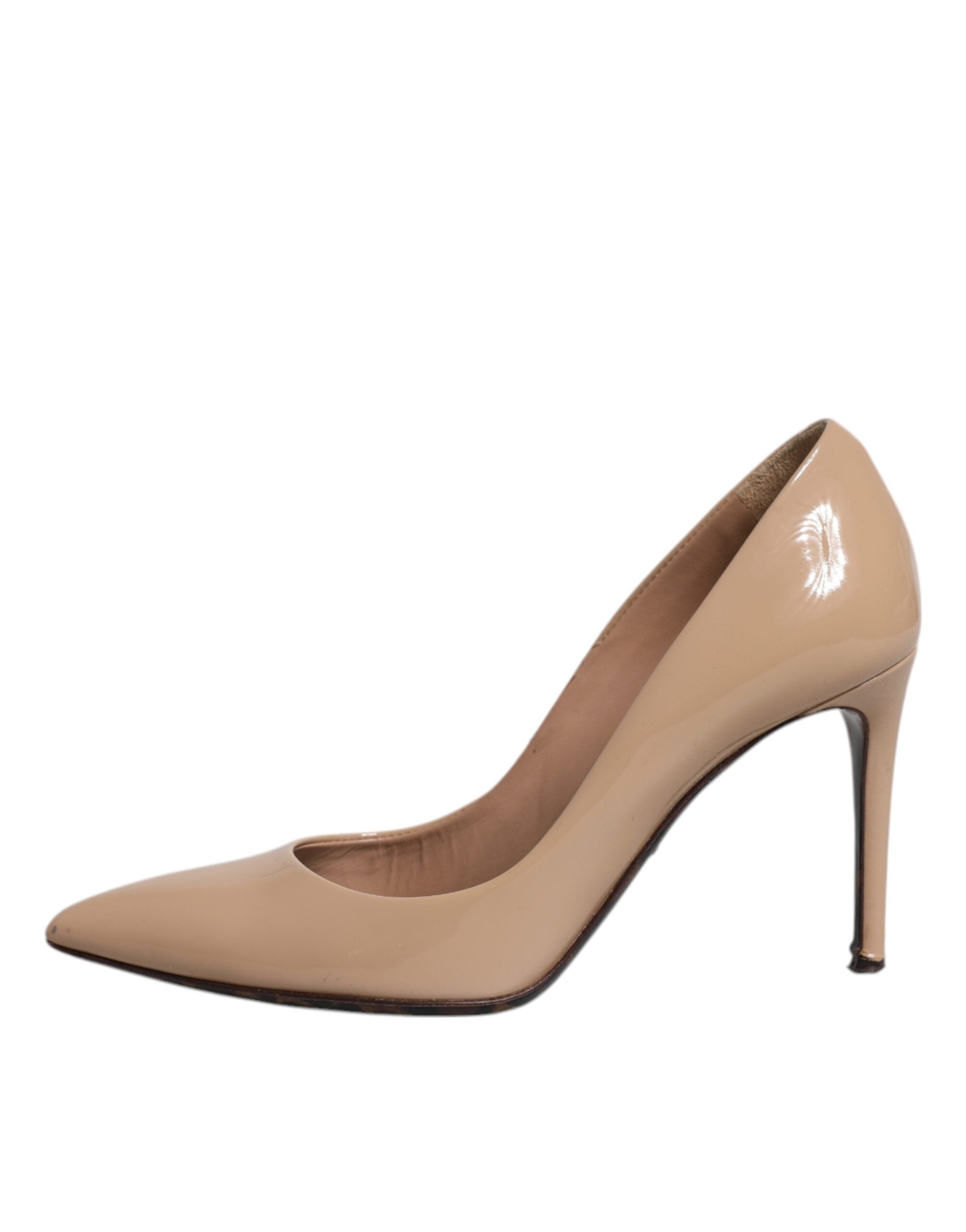 Beige pumps med stilettklack i lackläder