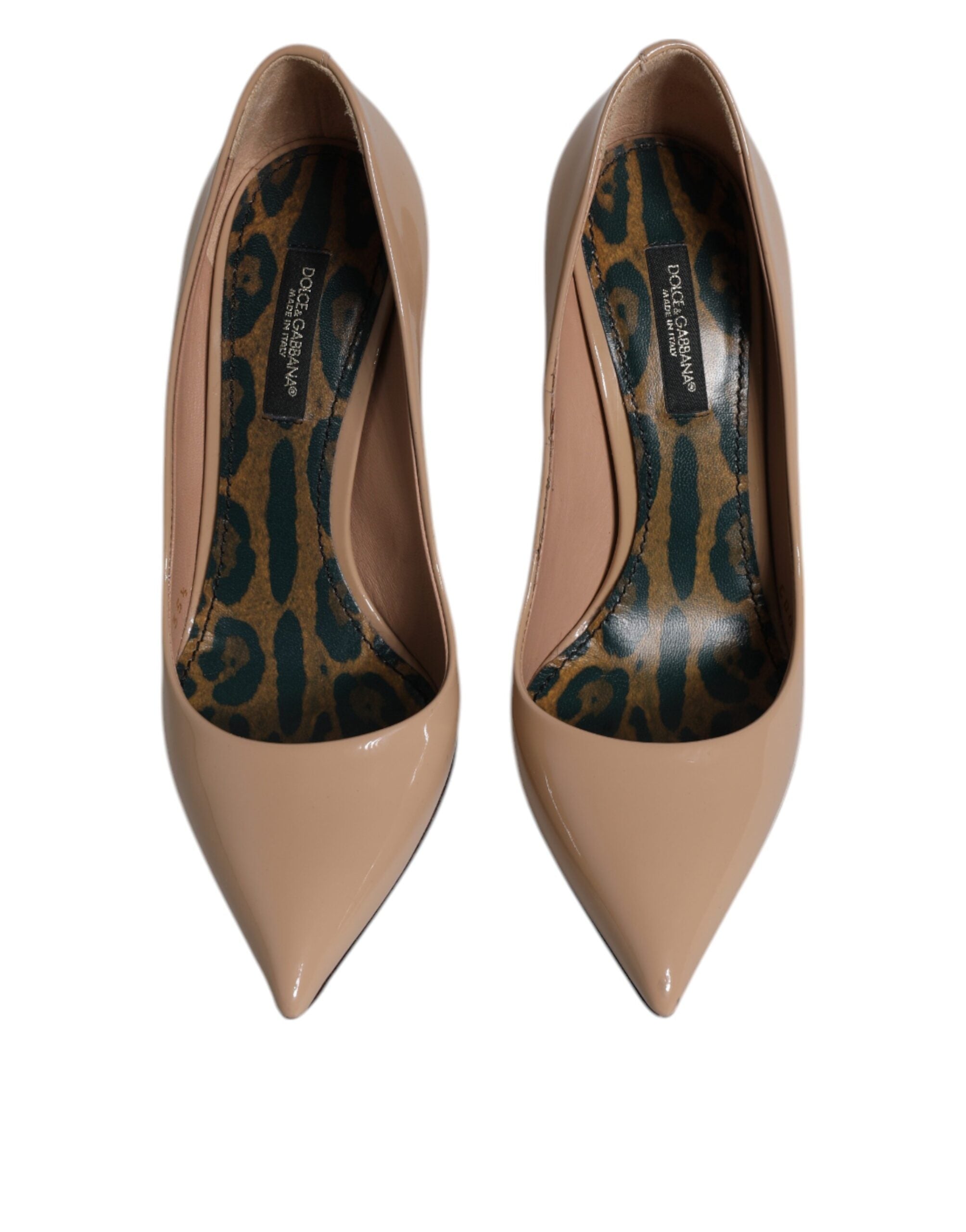 Beige pumps med stilettklack i lackläder