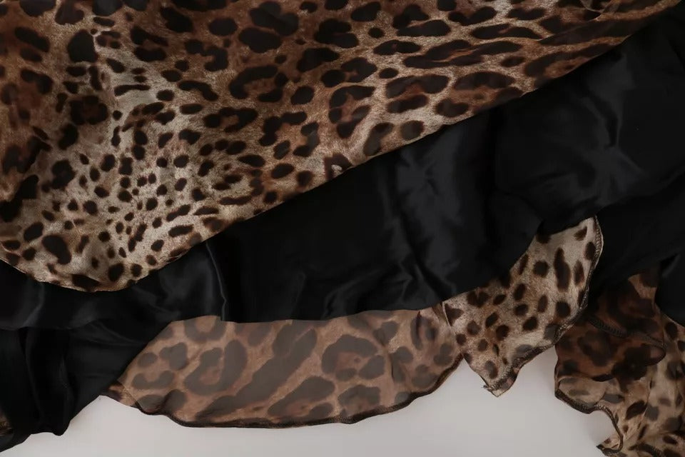 Brun Leopardfärgad Sidenchiffongklänning Med Rynka Och Sjöjungfrumönster