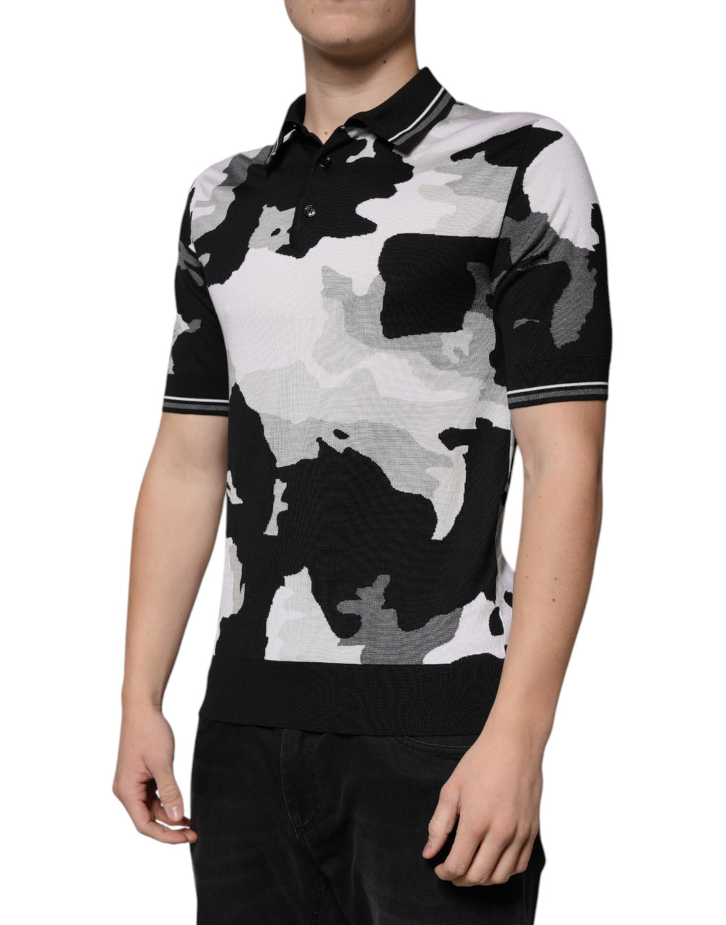 Flerfärgad kamouflagekrage-polo-t-shirt