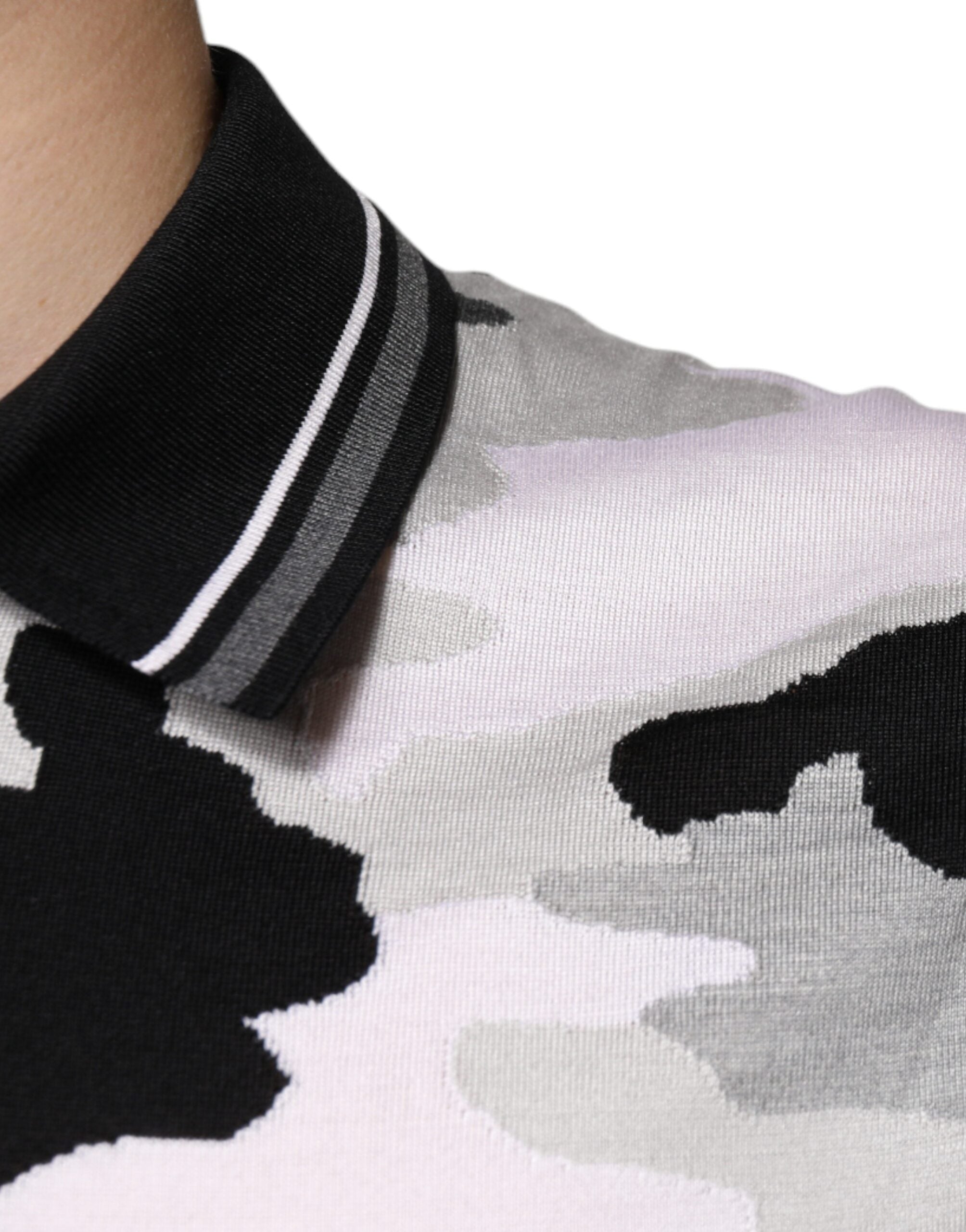 Flerfärgad kamouflagekrage-polo-t-shirt