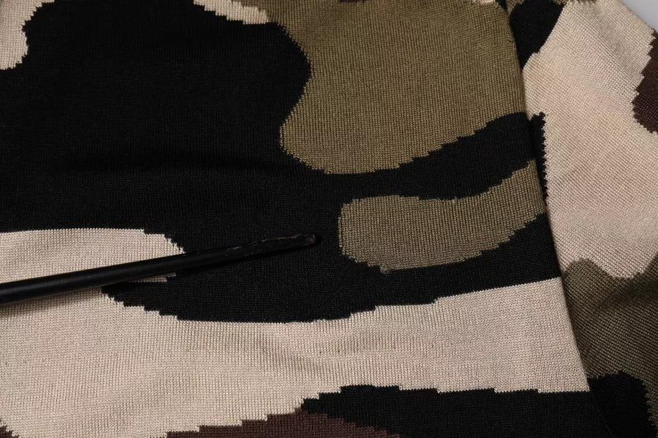 Flerfärgad kamouflagekrage-polo-t-shirt