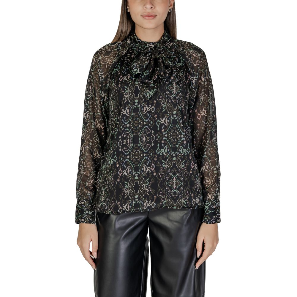 Svart bluse i resirkulert polyester