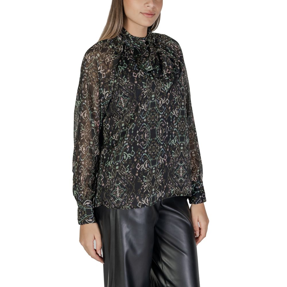 Svart bluse i resirkulert polyester