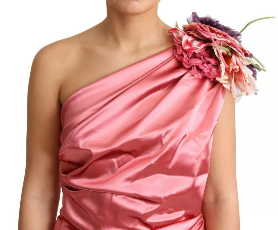 Rosa draperad midiklänning med blomapplikationer