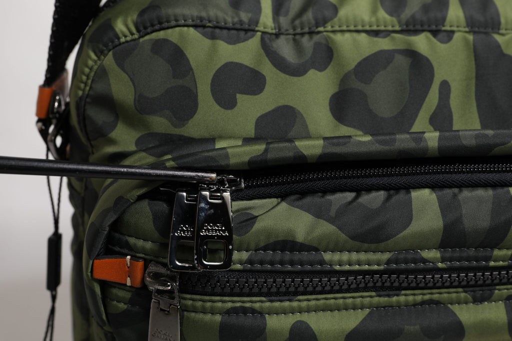 Grön polyester leopardmönstrad axelväska med skal