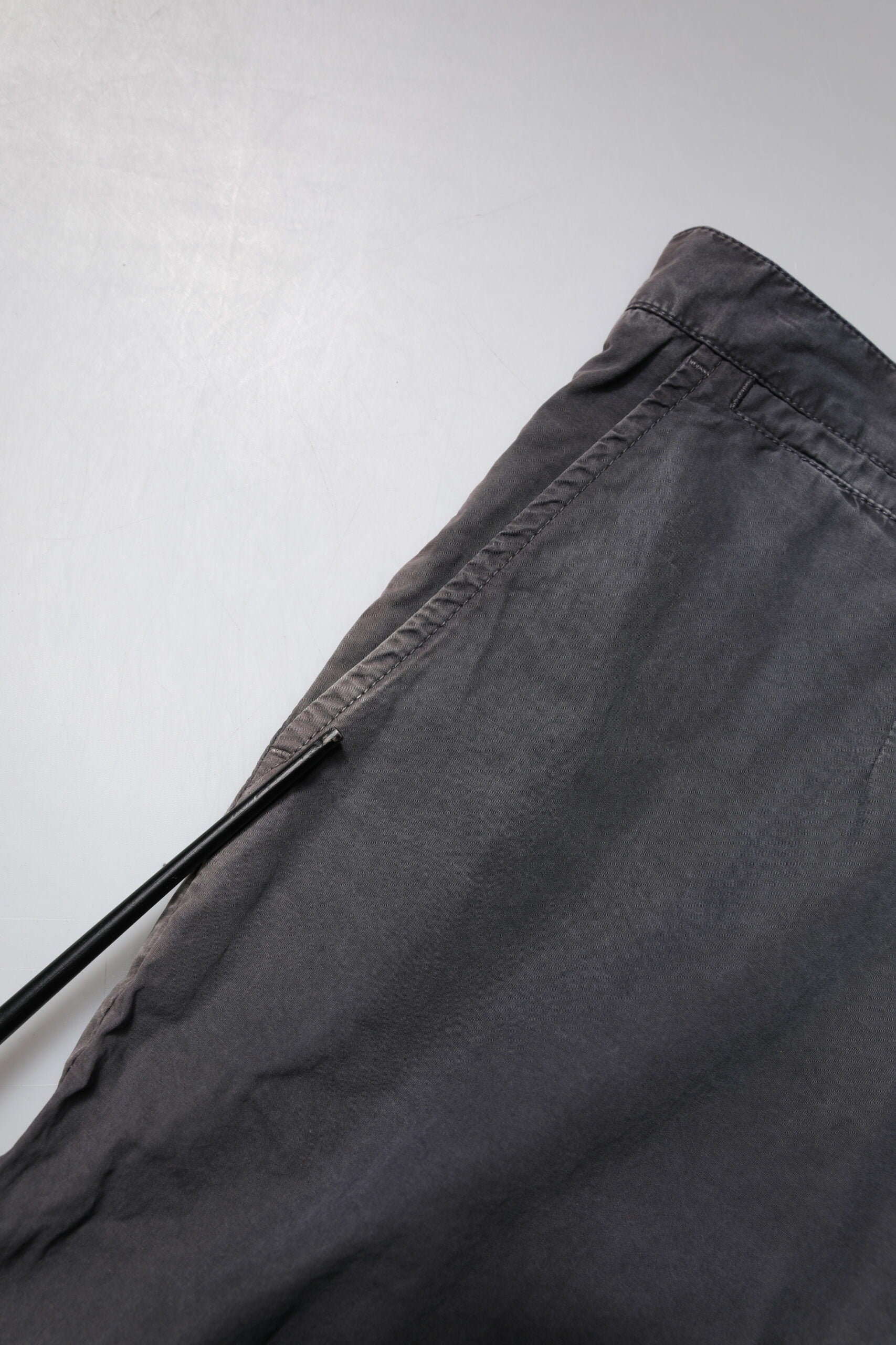 Mörkgrå bomullsbermudashorts för män med medelhög midja