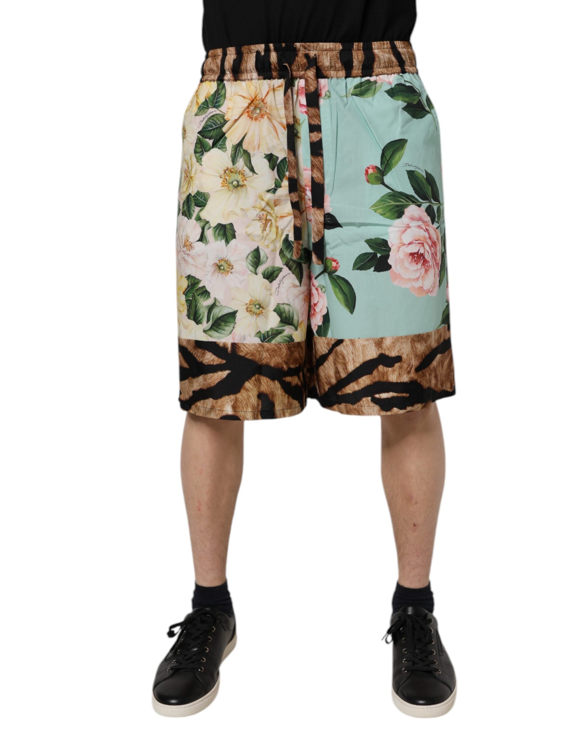 Flerfärgade blommiga bermudashorts för män