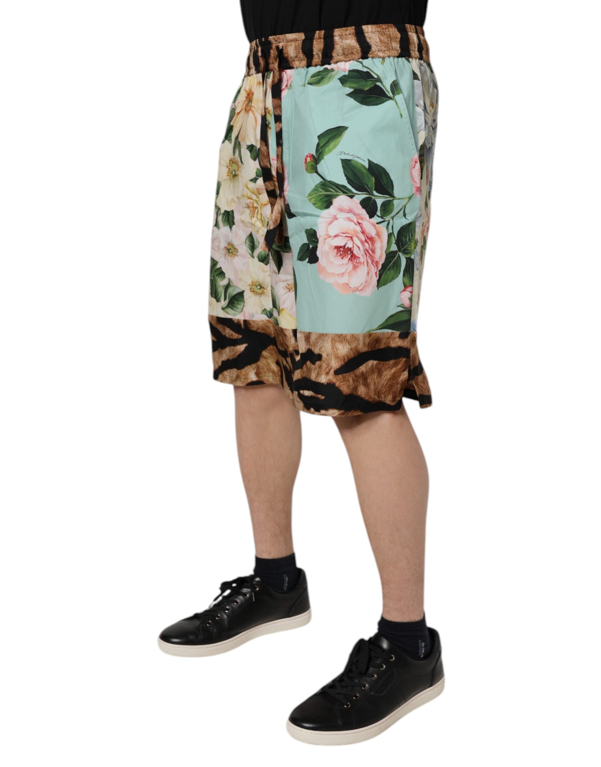 Flerfärgade blommiga bermudashorts för män