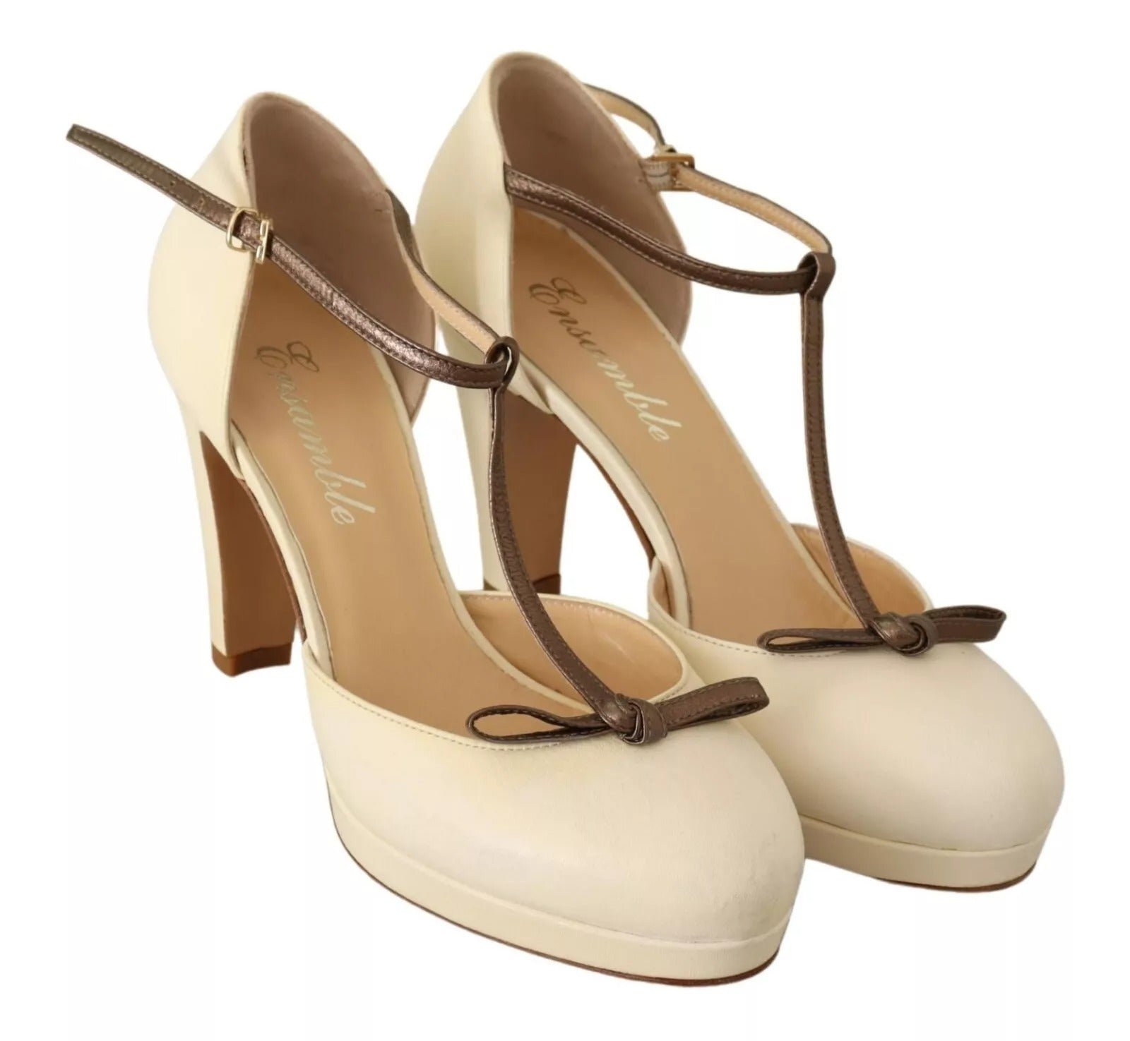 Beige T-remmar med blockklackar och pumps i läder