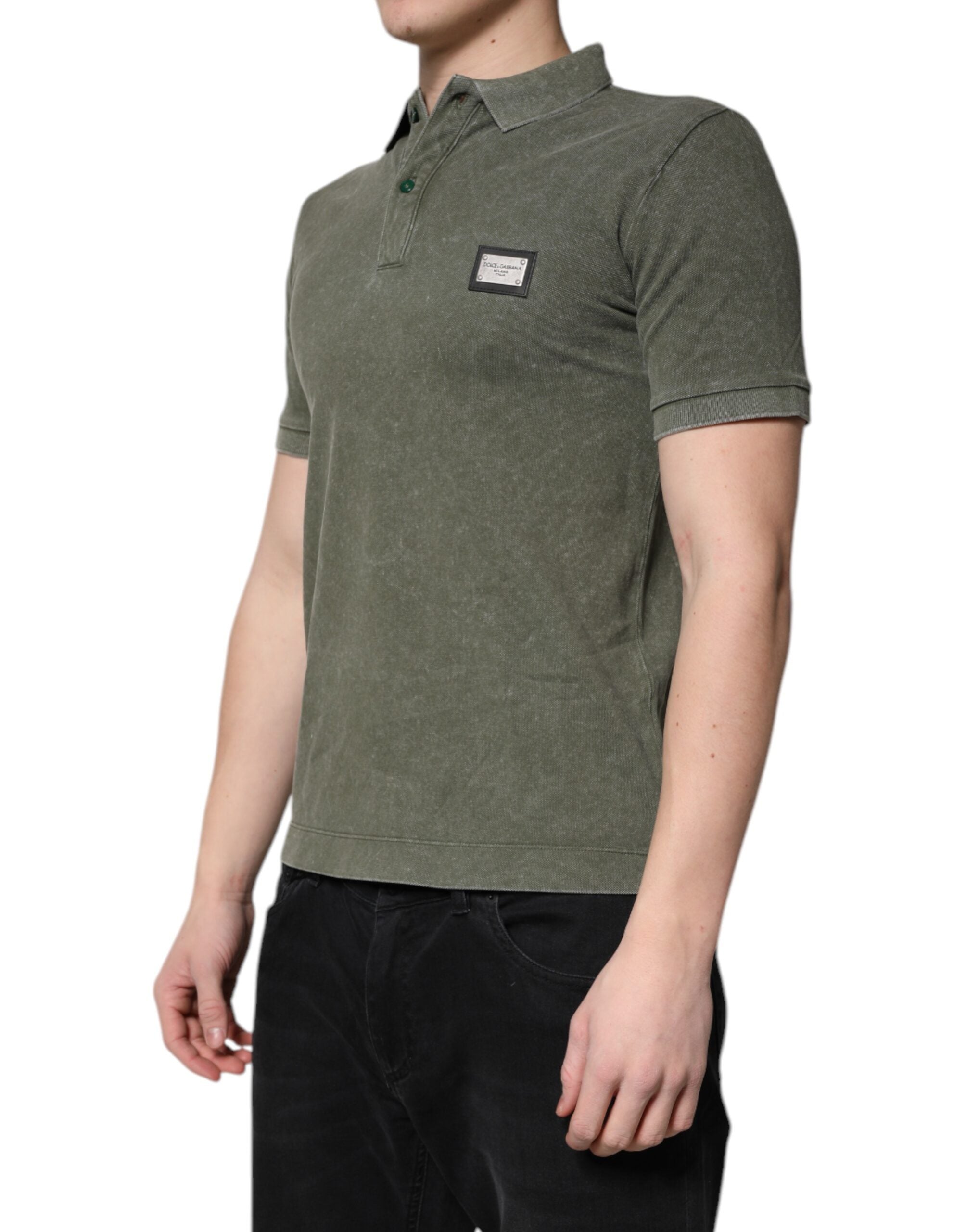 Armégrön pikétröja med logotyp och plakett i bomull