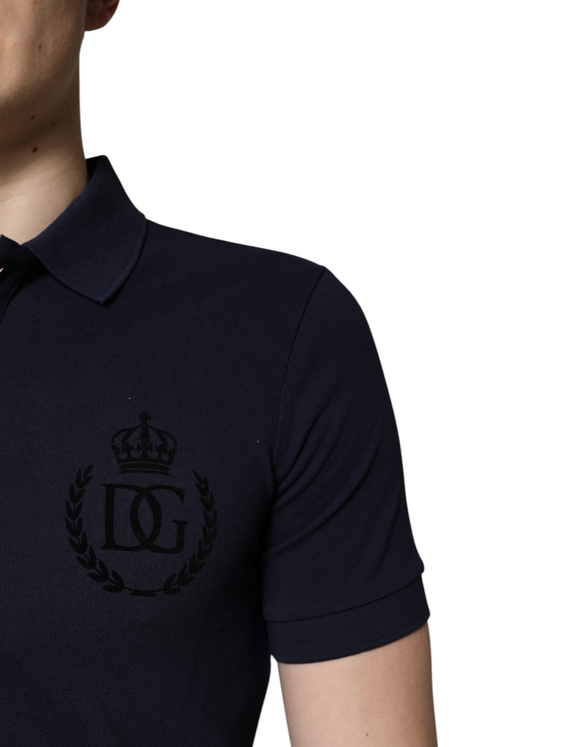 Mörkblå bomulls-t-shirt med kronkrage