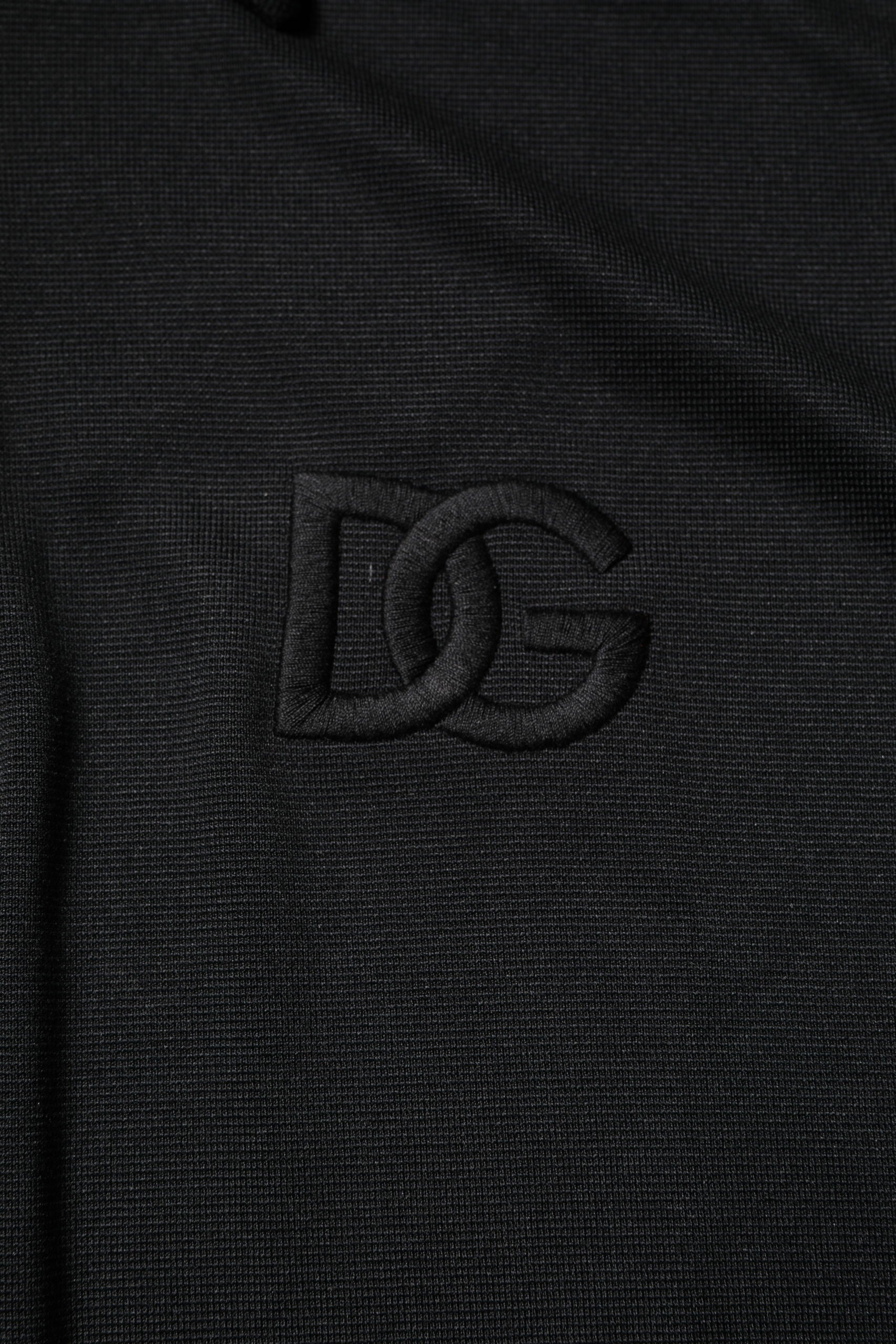 Svart polyester DG-logotyp med krage