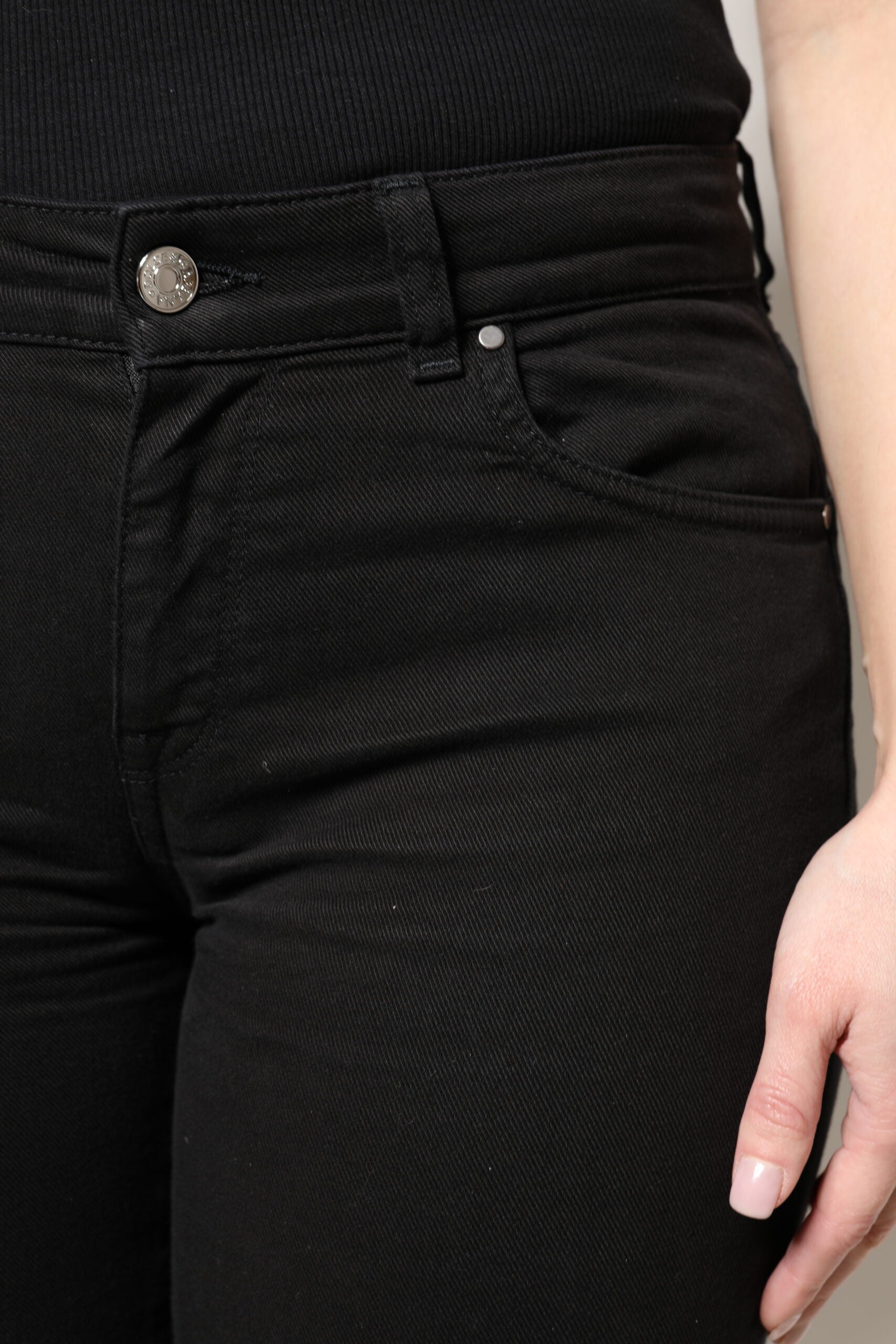 Svarta skinny jeans med hög midja i bomull