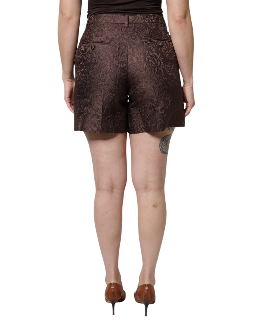 Brune blomsterbrokade minishorts med høy midje