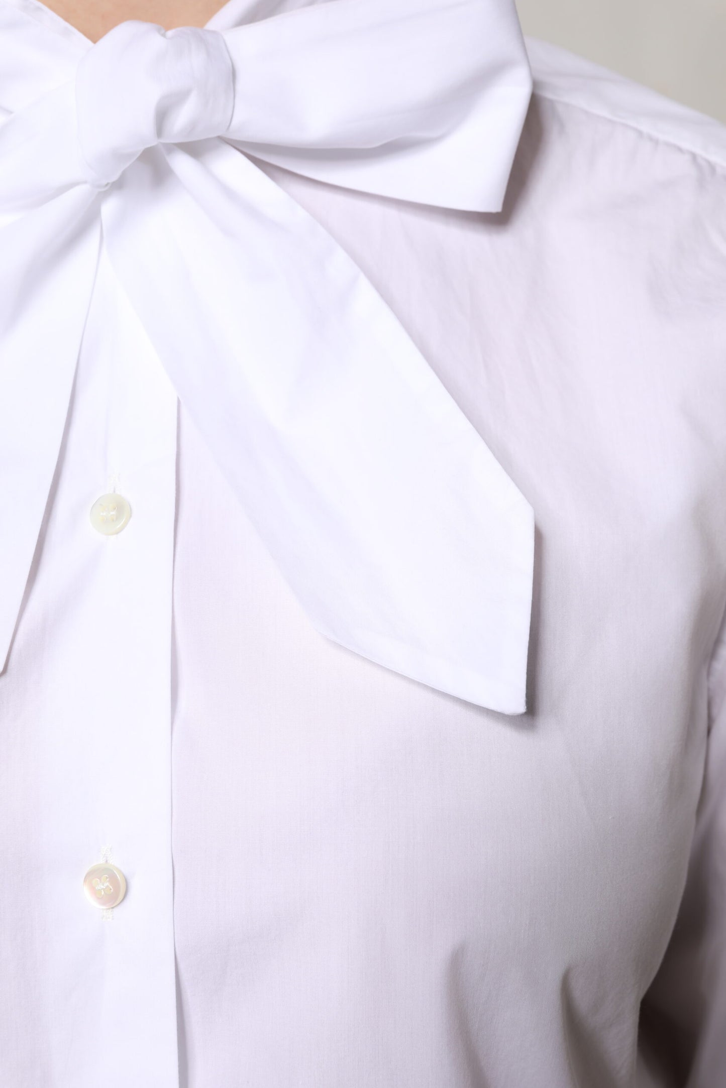 Dolce &amp; Gabbana Vit Ascot-krage Långärmad Blus Topp