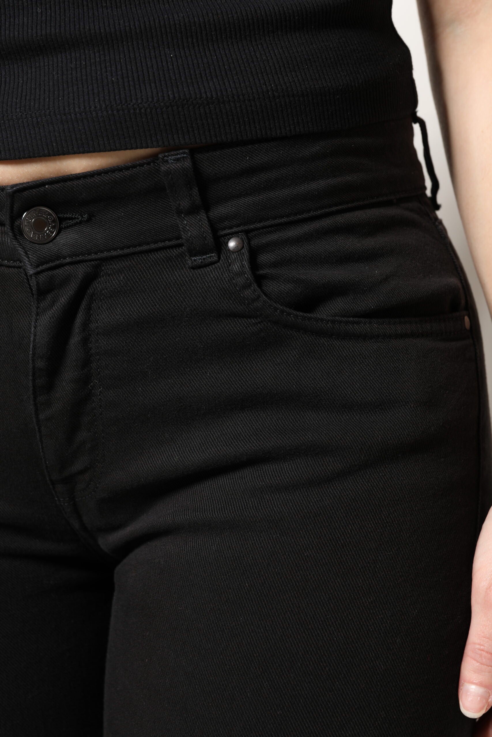 Svarta skinny jeans med medelhög midja i bomull