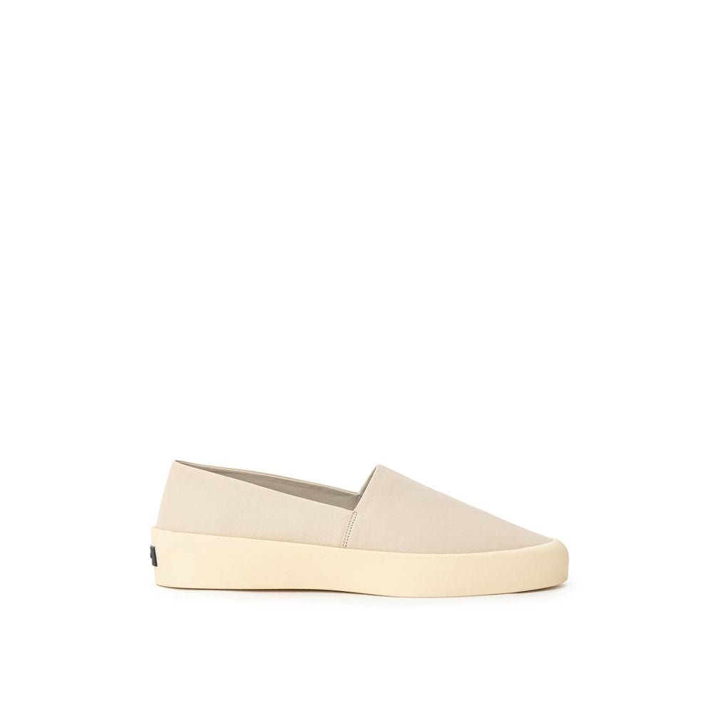 Grå slip-on loafers i skinn