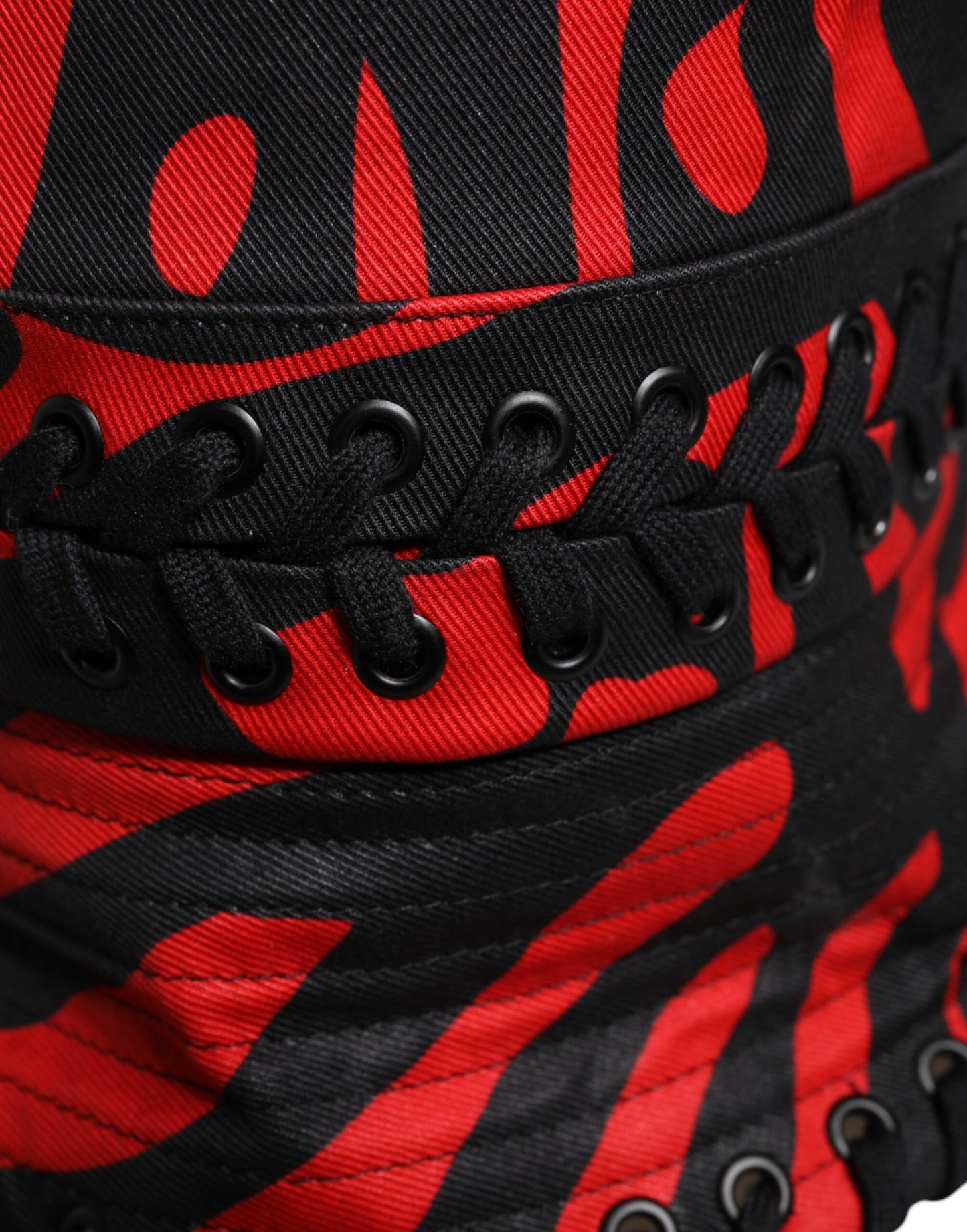 Dolce &amp; Gabbana Svart Rød Stripete Polyester Bred Bremse Bøttehatt