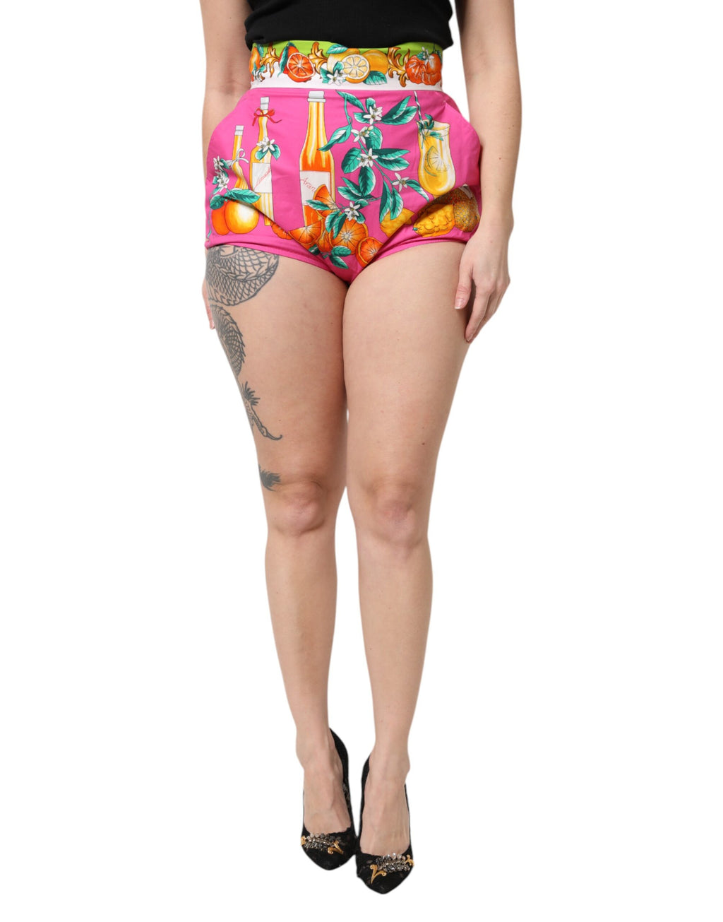 Rosa trykte hotpants-shorts med høy midje
