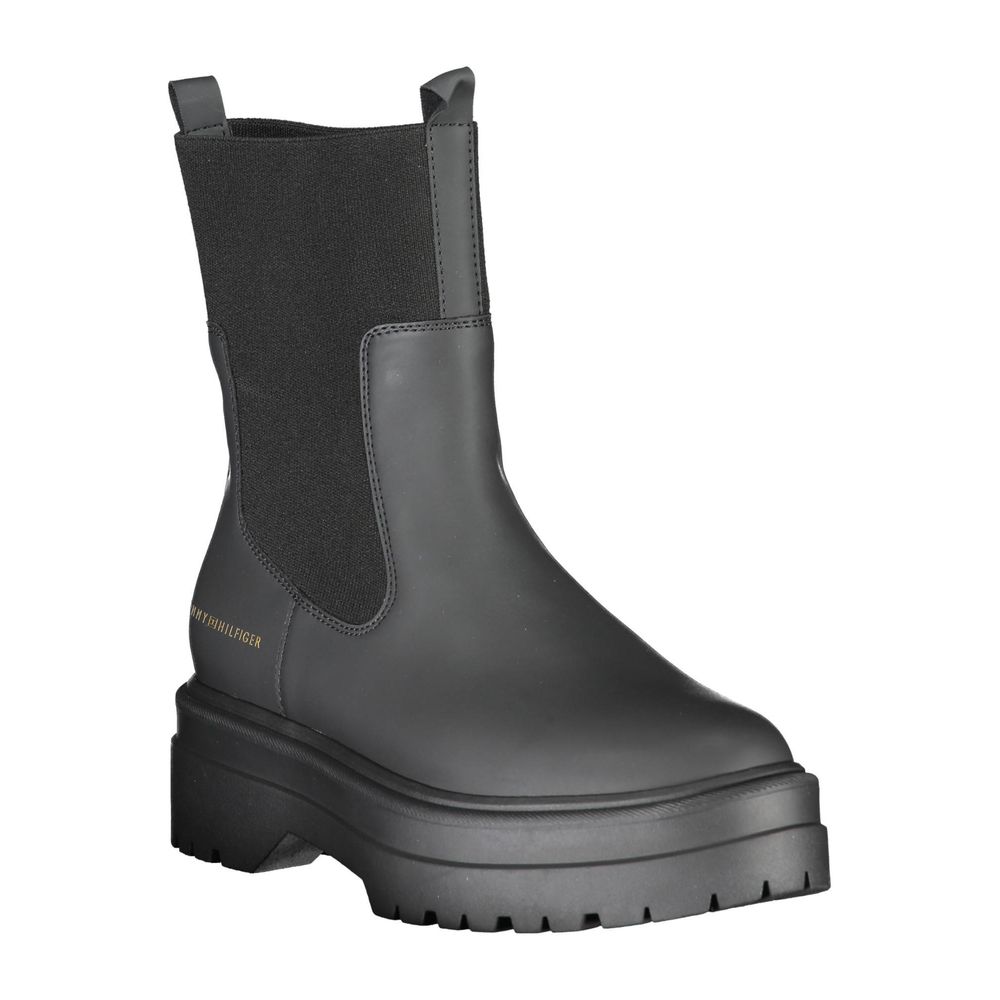 Elegant ankelboots med kontrastdetaljer