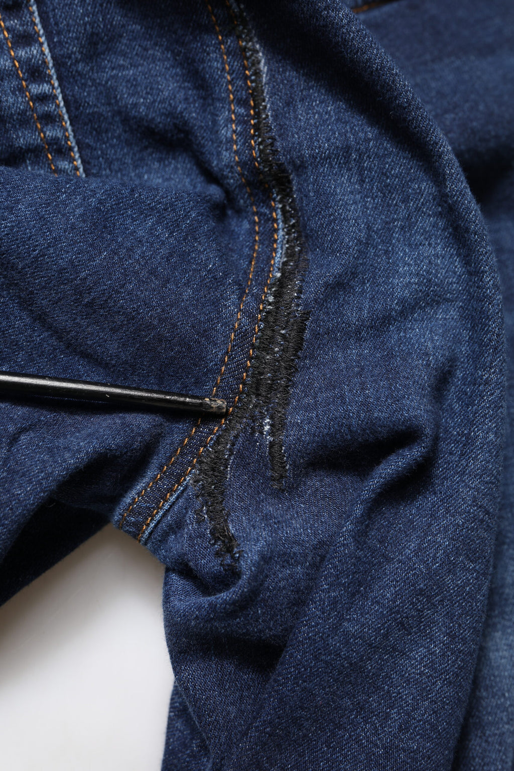 Blå bomullsjeans med hög midja och korta denimdetaljer