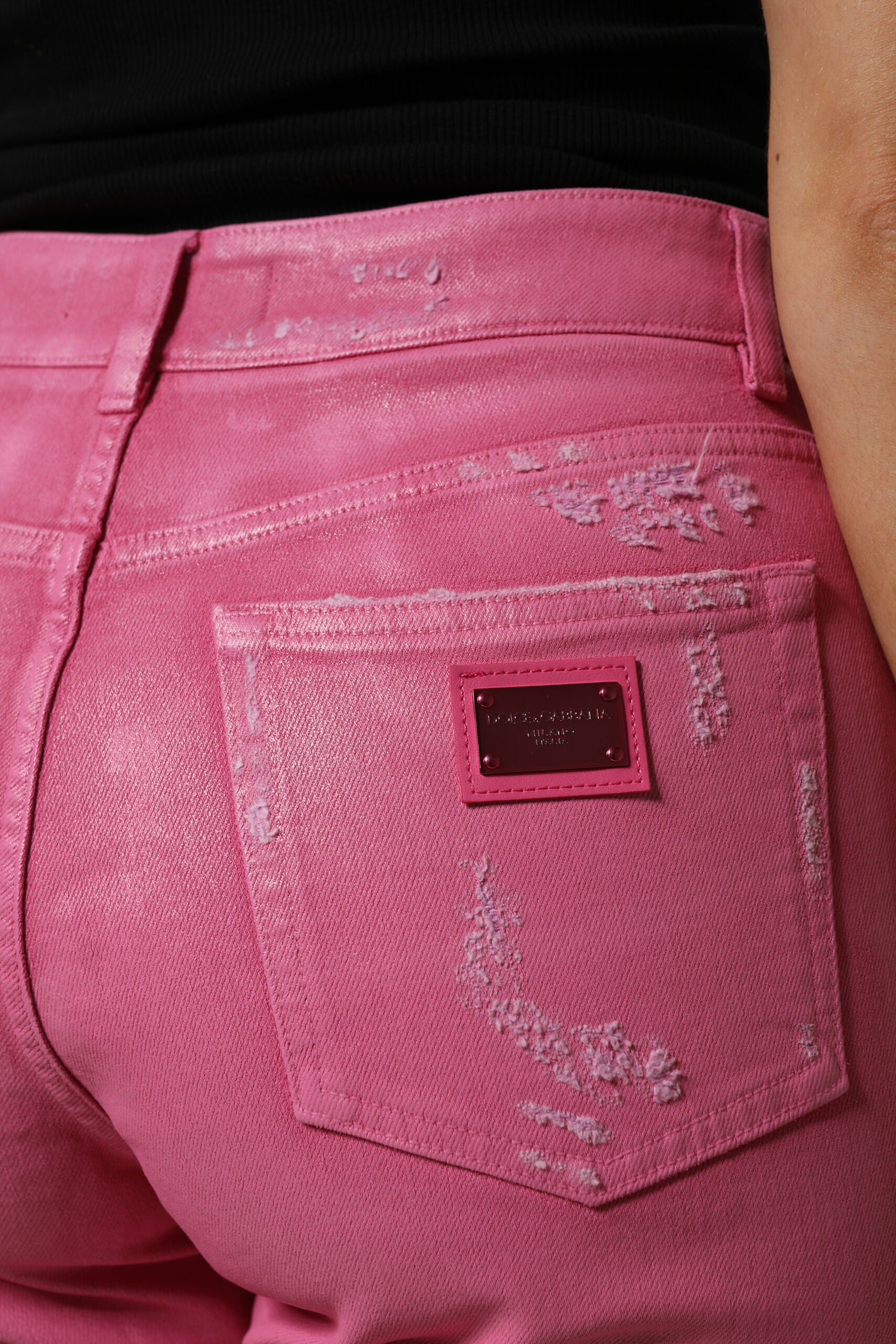 Rosa slitna avsmalnande jeans med medelhög midja