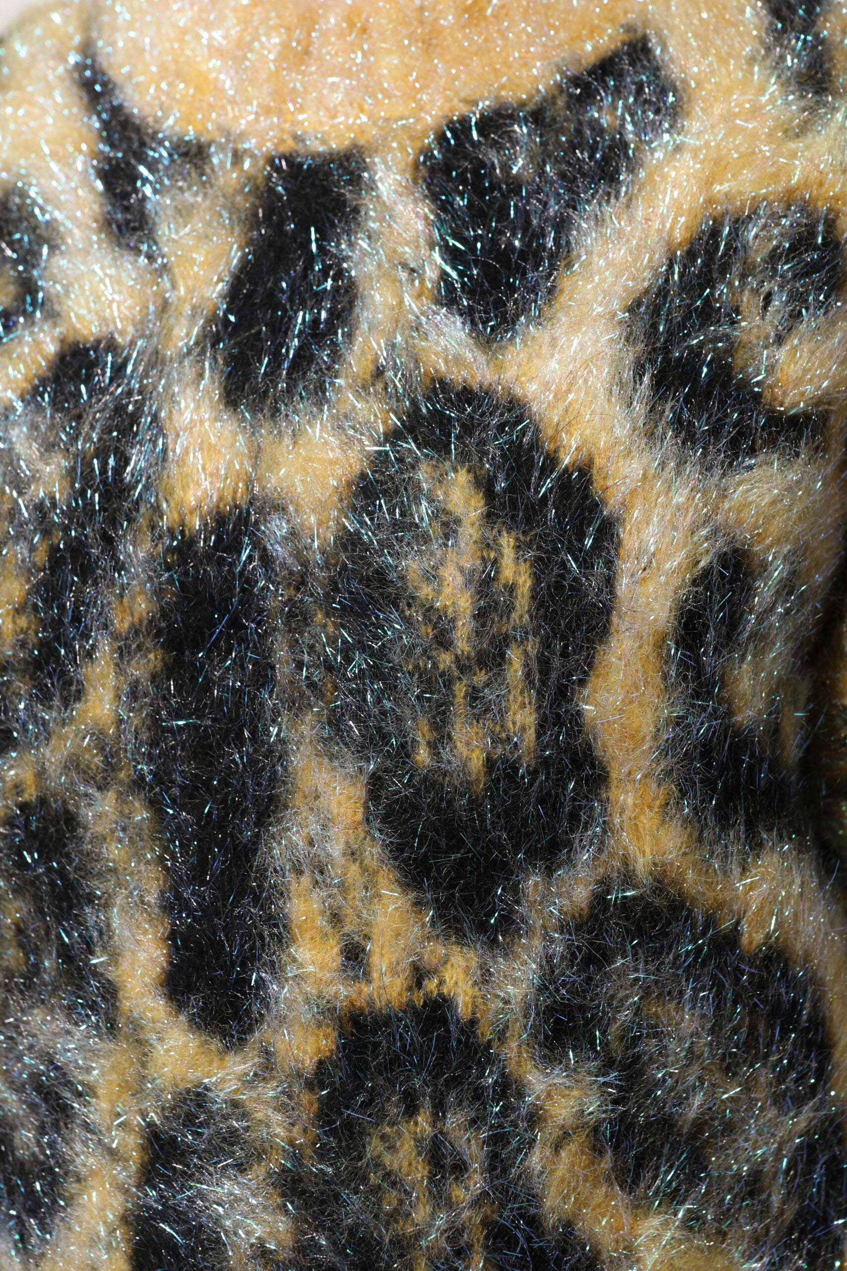 Flerfärgad leopardmönstrad mohairtröja med rund hals