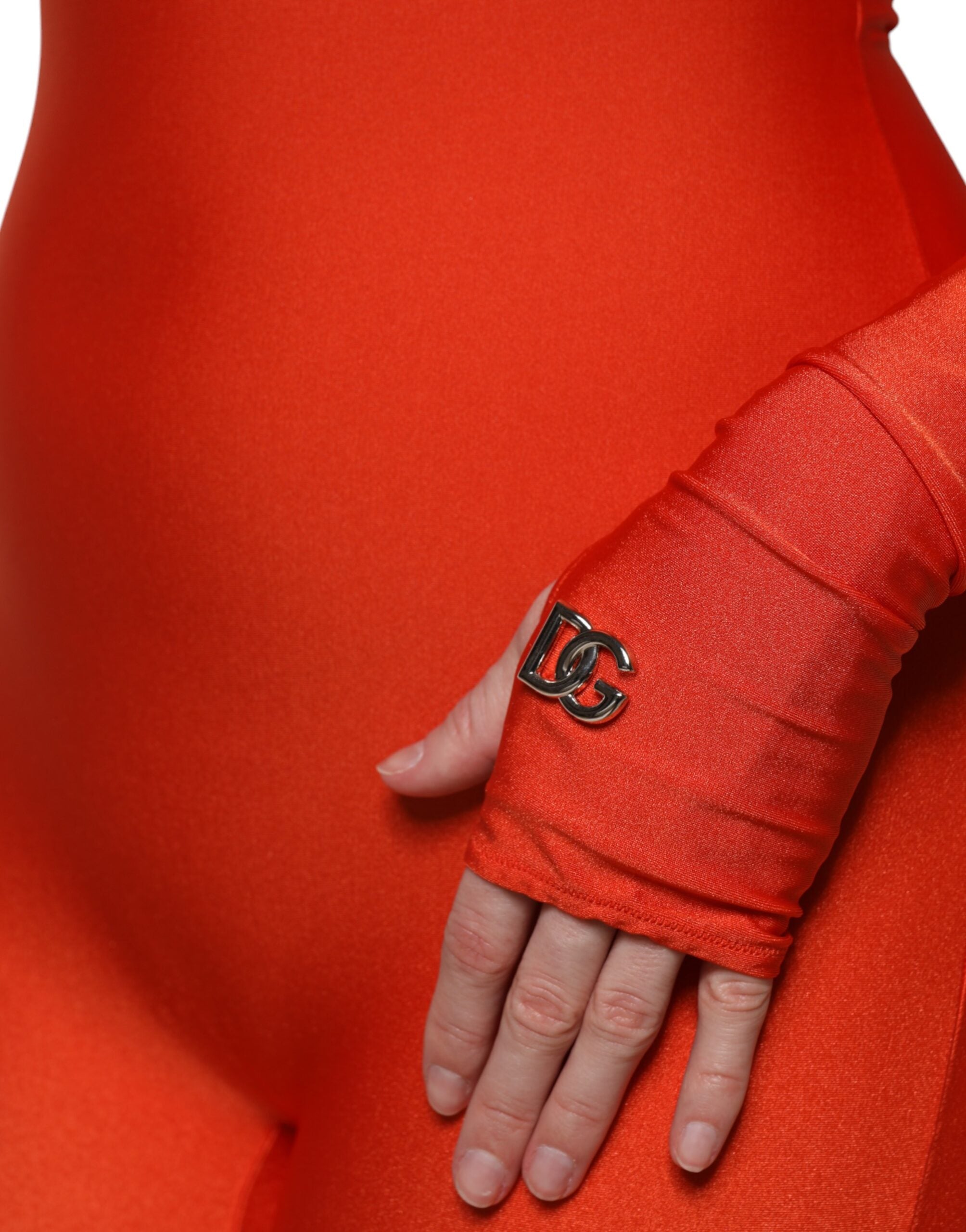 Röd nylon polotröja med bodycon-klänning