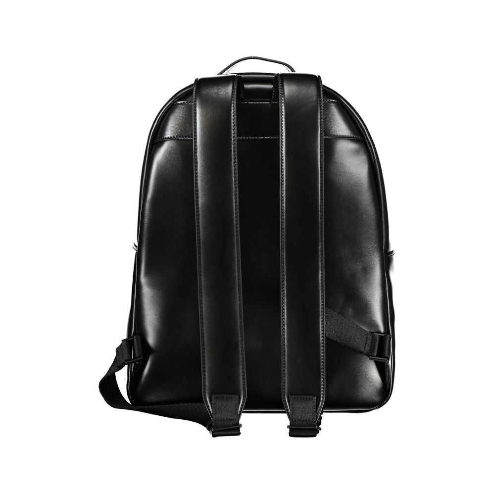 Elegant svart urban ryggsäck med laptopfack