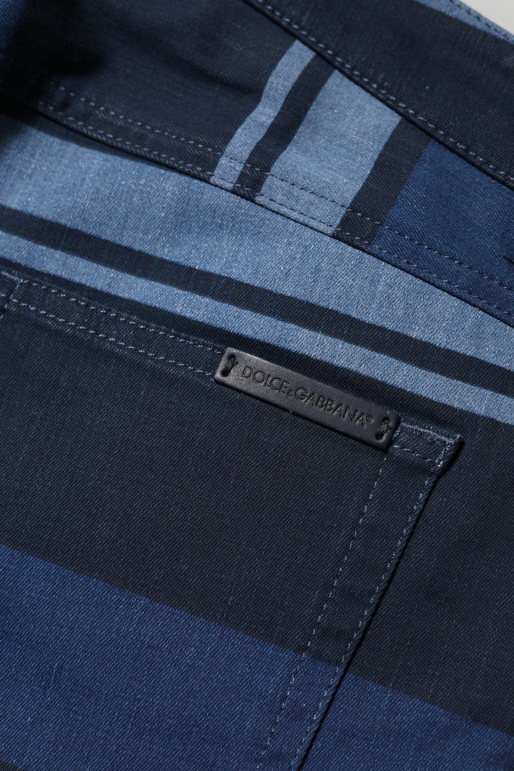 Blårandiga stretchjeans i bomull