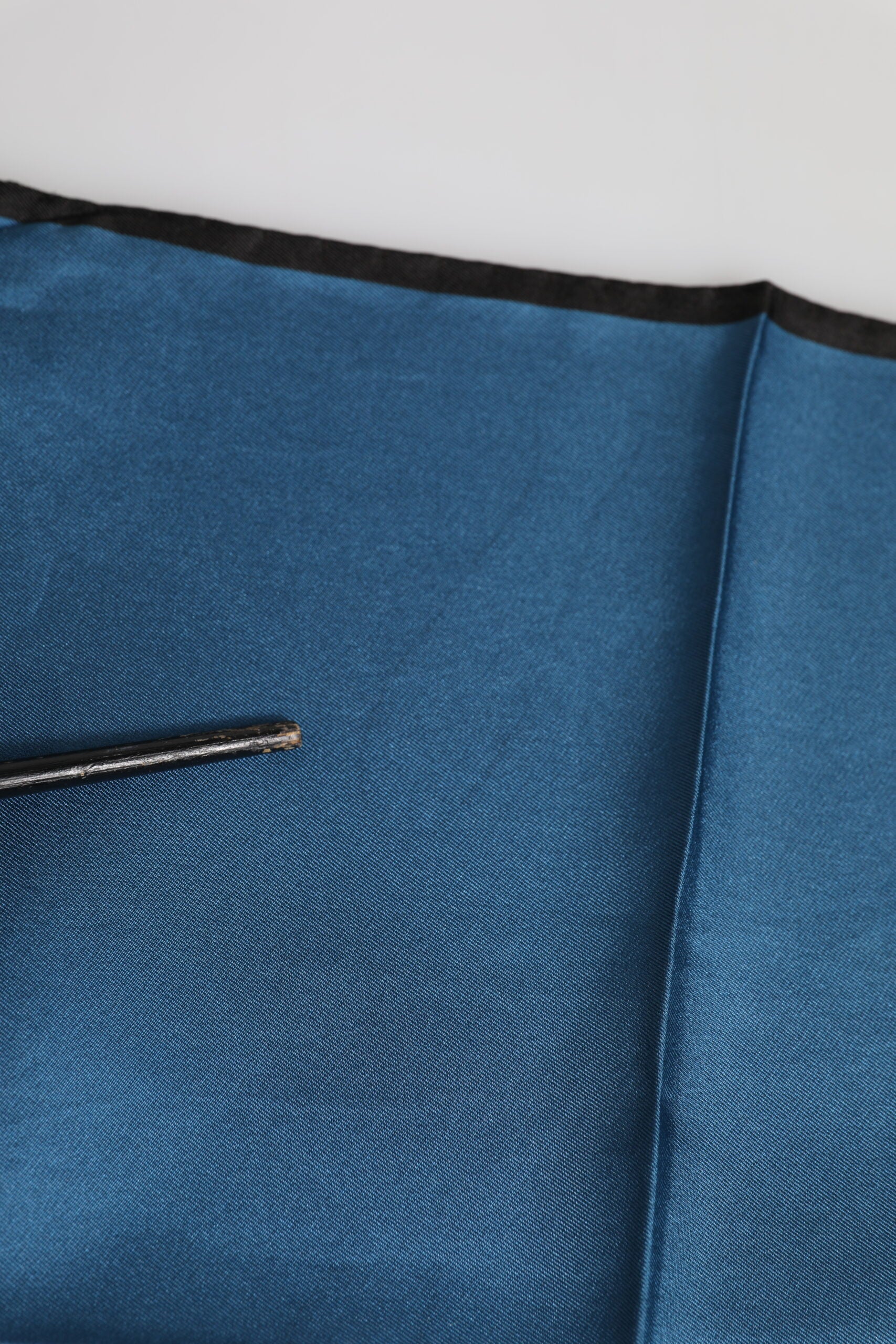 Dolce &amp; Gabbana Blå DG Crown Siden Fyrkantig Herr Foulard Halsduk